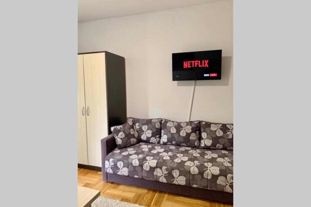 Renovated Cozy Studio 7 At Top Location - Available For Long Term Rentals 노비사드 외부 사진